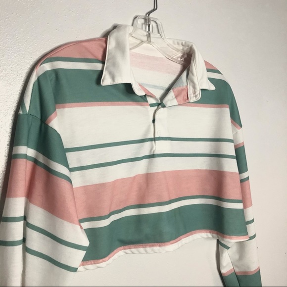 Striped Collared Crop Top - Picture 3 of 5